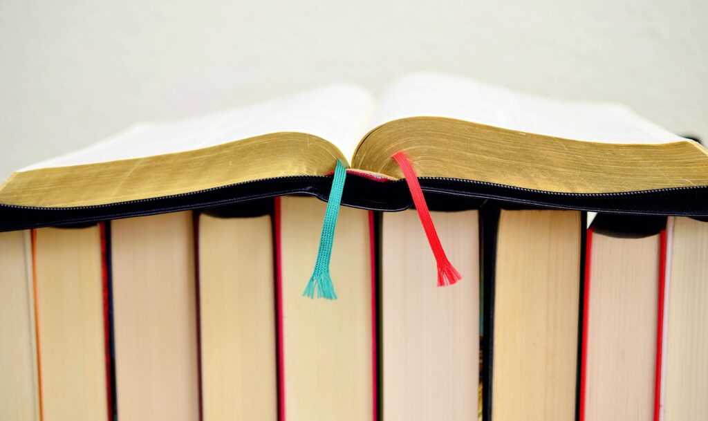a-book-610334_1920