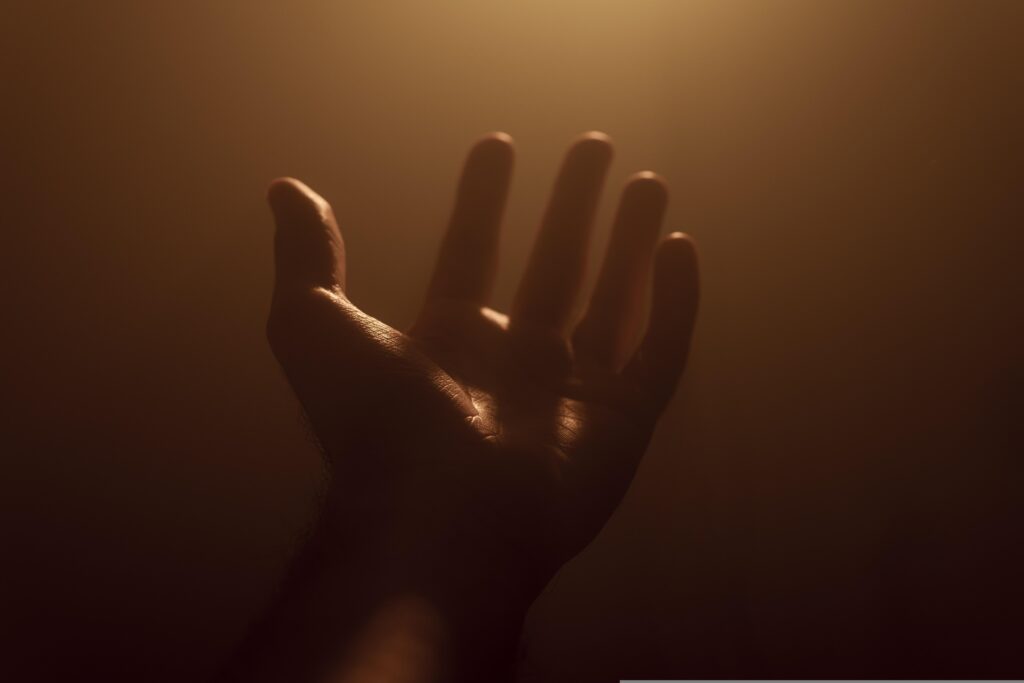 1857643-hand-5978545